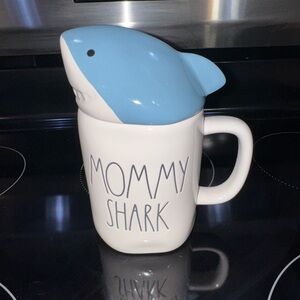 NWT, Rae Dunn, Baby Shark mug with shark topper